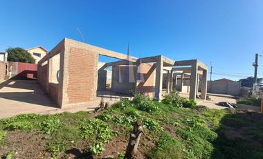 Terreno con Casa en Obra Gruesa Vista al Mar