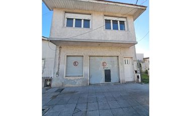 Ph 3 ambiente 1er piso mas local en planta baja