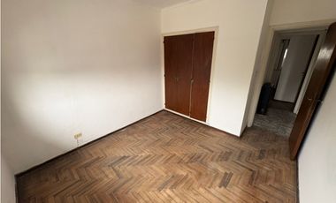 Ph 3 ambiente 1er piso mas local en planta baja