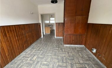 Ph 3 ambiente 1er piso mas local en planta baja