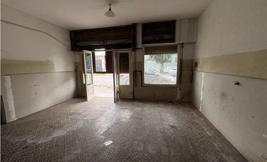 Ph 3 ambiente 1er piso mas local en planta baja