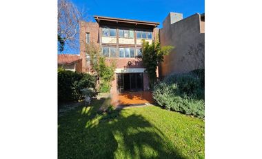 VENTA Chalet 6 Amb. Garage, parque y quincho