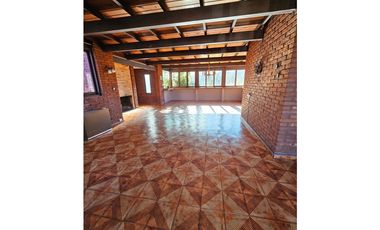 VENTA Chalet 6 Amb. Garage, parque y quincho