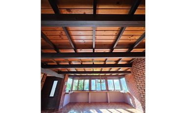 VENTA Chalet 6 Amb. Garage, parque y quincho