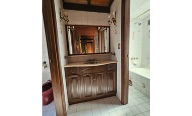 VENTA Chalet 6 Amb. Garage, parque y quincho