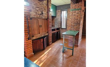 VENTA Chalet 6 Amb. Garage, parque y quincho