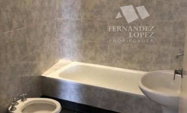 Casa PH en venta en Bernal Centro