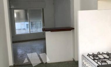 Casa PH en venta en Bernal Centro