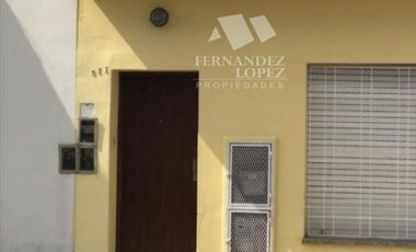 Casa PH en venta en Bernal Centro