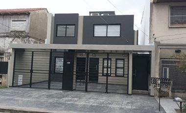 Casa PH en alquiler en Lanus Oeste