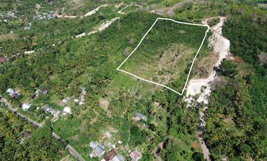 Tanah murah dekat pantai areguling Kuta Mandalika Lombok. Full view.