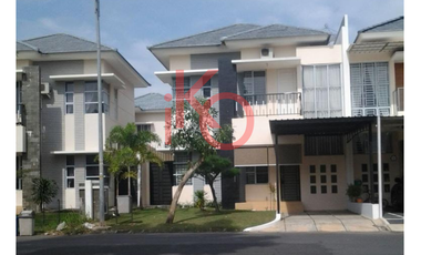 Dijual Rumah Mewah di Taman Golf Residence 1 Batam