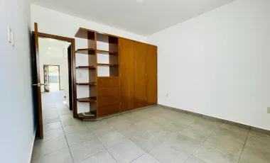 Estrene casa acceso directo de la Autopista