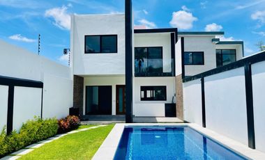 Estrene casa acceso directo de la Autopista