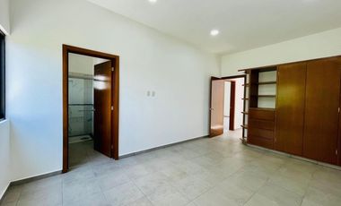 Estrene casa acceso directo de la Autopista