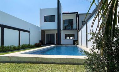 Estrene casa acceso directo de la Autopista