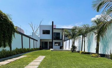 Estrene casa acceso directo de la Autopista