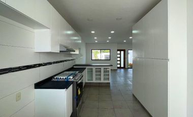 Estrene casa acceso directo de la Autopista