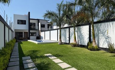 Estrene casa acceso directo de la Autopista