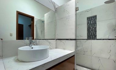 Estrene casa acceso directo de la Autopista