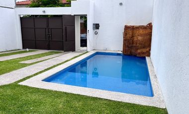 Casa moderna en fraccionamiento junto a Burgos