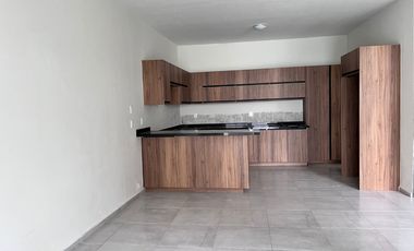 Casa moderna en fraccionamiento junto a Burgos