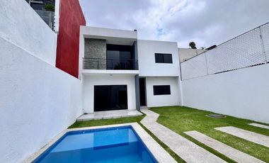 Casa moderna en fraccionamiento junto a Burgos