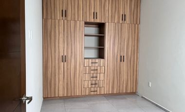 Casa moderna en fraccionamiento junto a Burgos