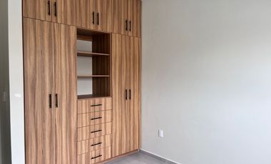 Casa moderna en fraccionamiento junto a Burgos