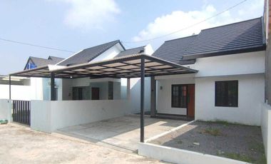 Rumah baru siap huni dekat SMA Negeri 1 Seyegan, pasar ngino, ugm, uty, mall jcm, terminal jombor