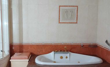 Rumah dijual paling bagus di Solo Baru