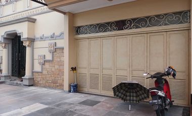 Rumah dijual paling bagus di Solo Baru