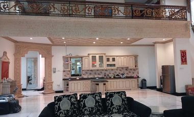 Rumah dijual paling bagus di Solo Baru