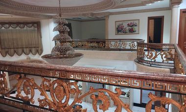 Rumah dijual paling bagus di Solo Baru