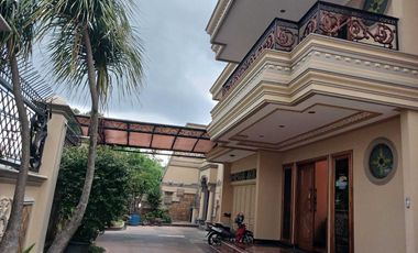 Rumah dijual paling bagus di Solo Baru