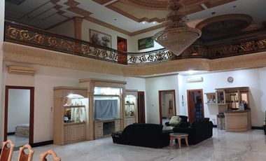 Rumah dijual paling bagus di Solo Baru