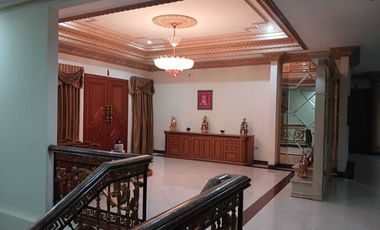 Rumah dijual paling bagus di Solo Baru