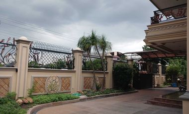 Rumah dijual paling bagus di Solo Baru