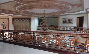 Rumah dijual paling bagus di Solo Baru