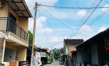 Rumah murah 2 lantai siap huni di paulan Colomadu