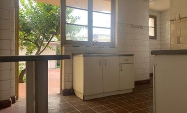 Casa en Venta en ENTRE CALLES AURORA DE CHILE Y PADRE FAUSTINO GAZZIERO