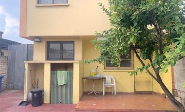 Casa en Venta en ENTRE CALLES AURORA DE CHILE Y PADRE FAUSTINO GAZZIERO
