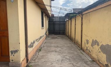 Casa en Venta en ENTRE CALLES AURORA DE CHILE Y PADRE FAUSTINO GAZZIERO