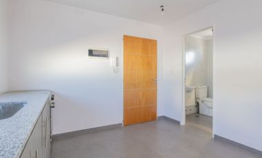 VENTA MONOAMBIENTE A ESTRENAR CASEROS CENTRO