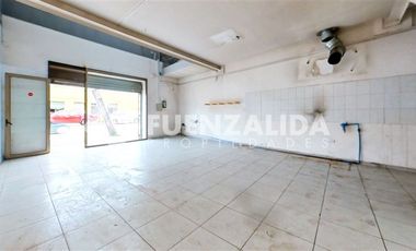 Local Comercial en Arriendo en Carmen 2206