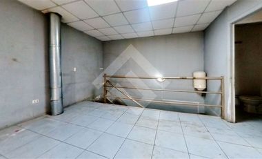 Local Comercial en Arriendo en Carmen 2206