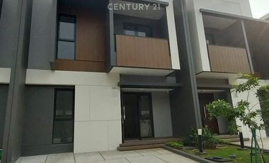 Rumah 2 Lantai Regia Premium Summarecon Crown Gading Bekasi