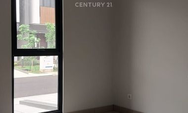 Rumah 2 Lantai Regia Premium Summarecon Crown Gading Bekasi