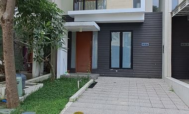 Disewakan rumah North west lake, dekat danau, siap huni