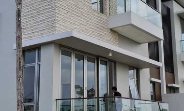 Rumah Tahap 1 PIK 2 Hoek 10x25 4+1KT View Lgsg Danau Paling Bagus